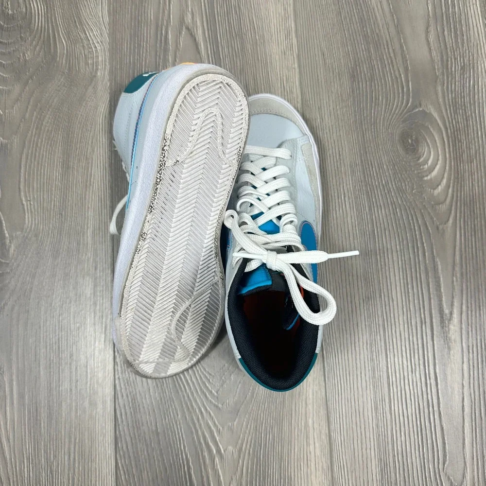 Nike Youth 6/ Women 7.5 Blazer Mid 77 Pure Platinum Laser Blue Sneaker